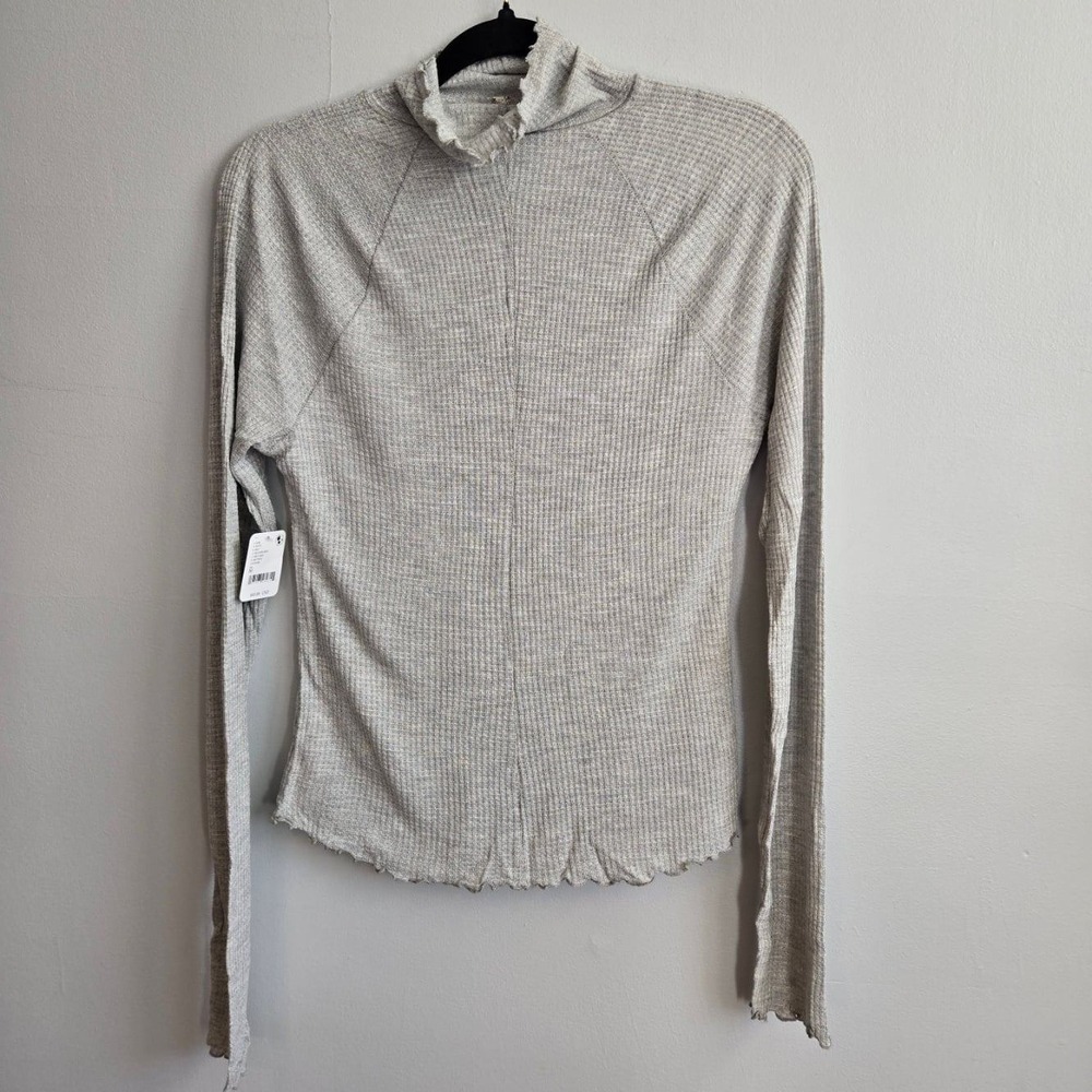 Free People Make It Easy Thermal Heather Ruffled Long Sleeve Top Grey Size M NWT - Picture 5 of 5